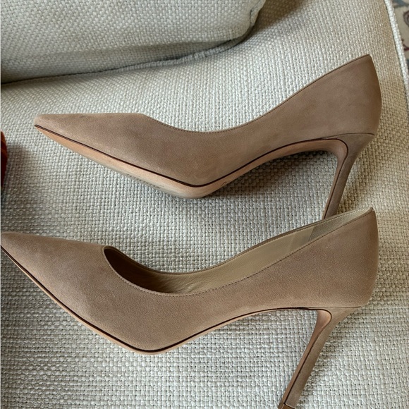 Jimmy Choo Classic Tan/Beige Suede Heels - Picture 6 of 7